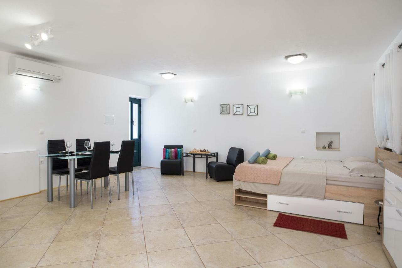 Ana Apartments Blace Esterno foto